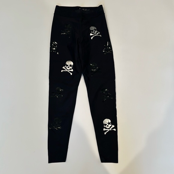 Ultracor black legging with silver and black skulls - Picture 2 of 4